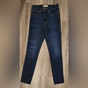 B-7-44 Madewell 10” High-Rise Skinny Jean Raw Hem